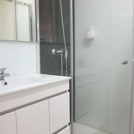 Apartment Rua De Entreparedes M